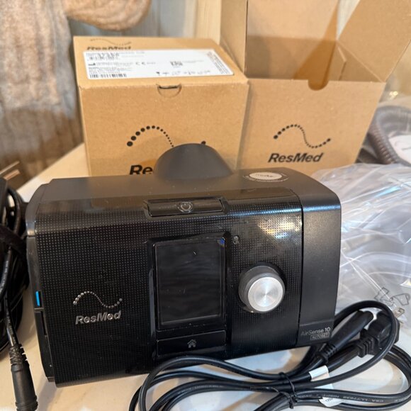 ResMed AirSense10 Anti Snoring Machine Grey Travel Case & Accessories - Picture 4 of 10